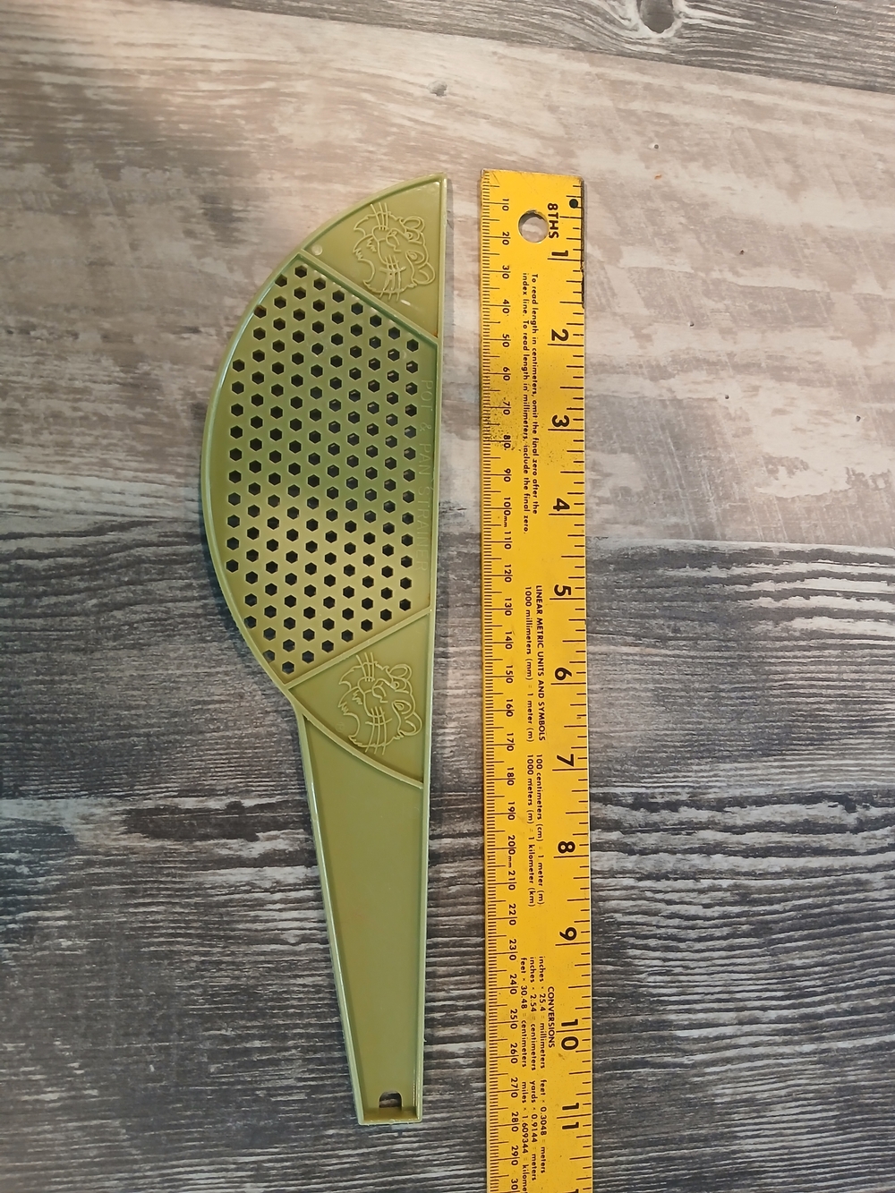 Vintage Tiger Remembrance Pot Drainer Strainer Green Plastic Made In USA